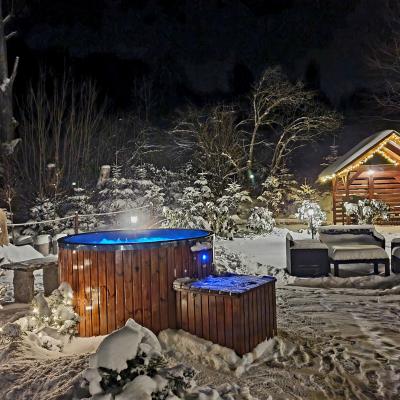 Piaskowy Koń Dom Deluxe Nol - jacuzzi zimą
